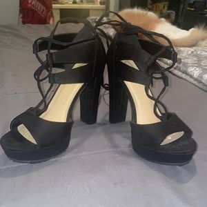Like new size 7 lace up heels.